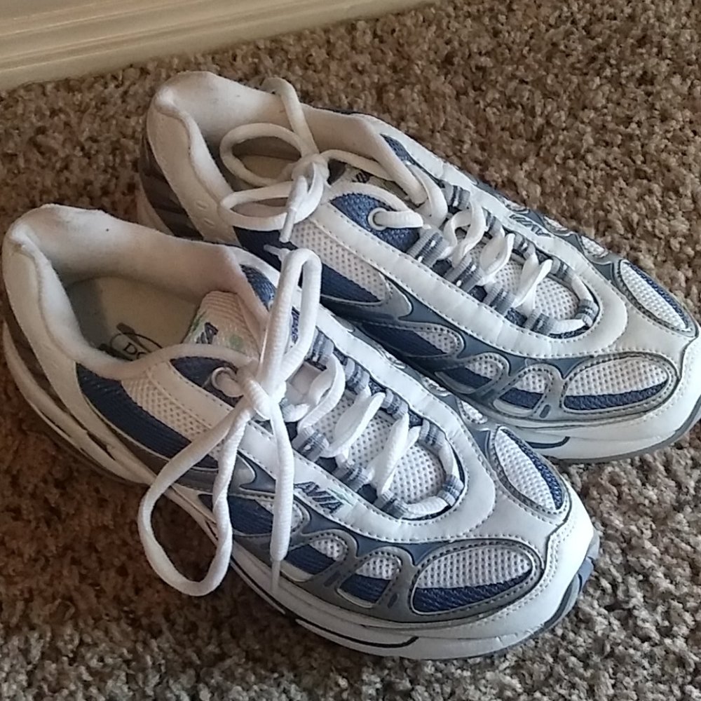 Avia Cantilever running shoe